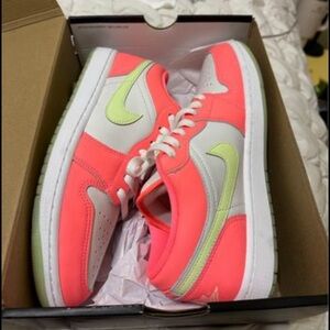 Nike lows neon pink